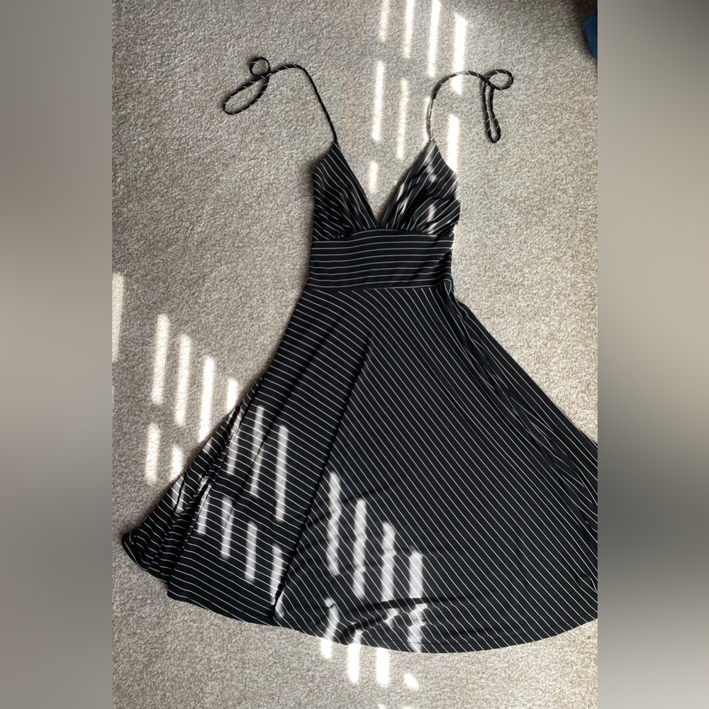 Alyn Paige Black and White Asymmetrical Halter Dress - S